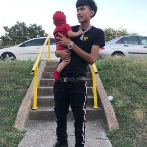 Meet your Posher, Jonathan